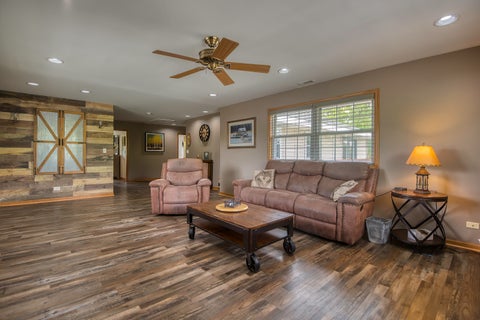 Tiny photo for 591 Sussex Court, Elk Grove Village, IL 60007 (MLS # 12684852)