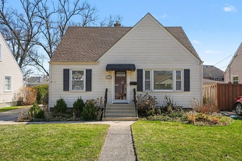 Photo of 995 S Swain Avenue, Elmhurst, IL 60126 (MLS # 12597465)