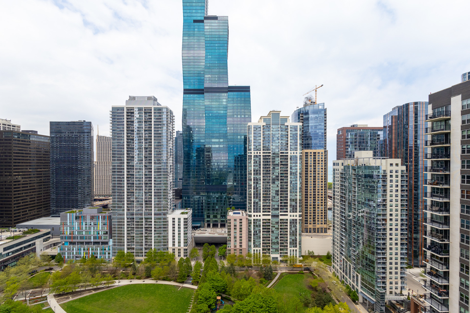 400 E RANDOLPH Street 3320