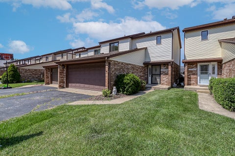 Photo of 10404 Sheffield Drive, Palos Hills, IL 60465 (MLS # 12666583)