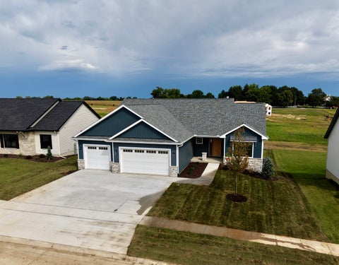 Photo of 9 Viola Drive, Leclaire, IA 52753 (MLS # 12725079)