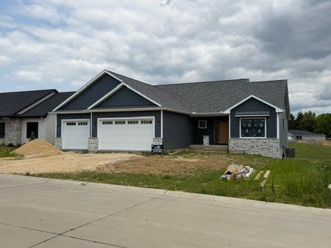 Tiny photo for 9 Viola Drive, Leclaire, IA 52753 (MLS # 12725079)