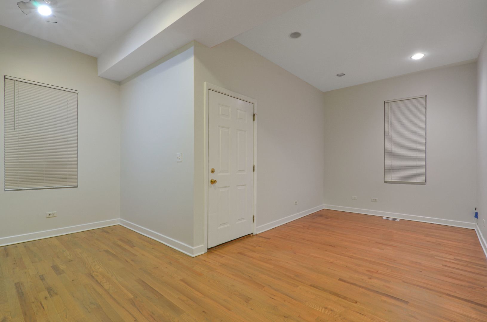3048 N CLYBOURN Avenue 1B