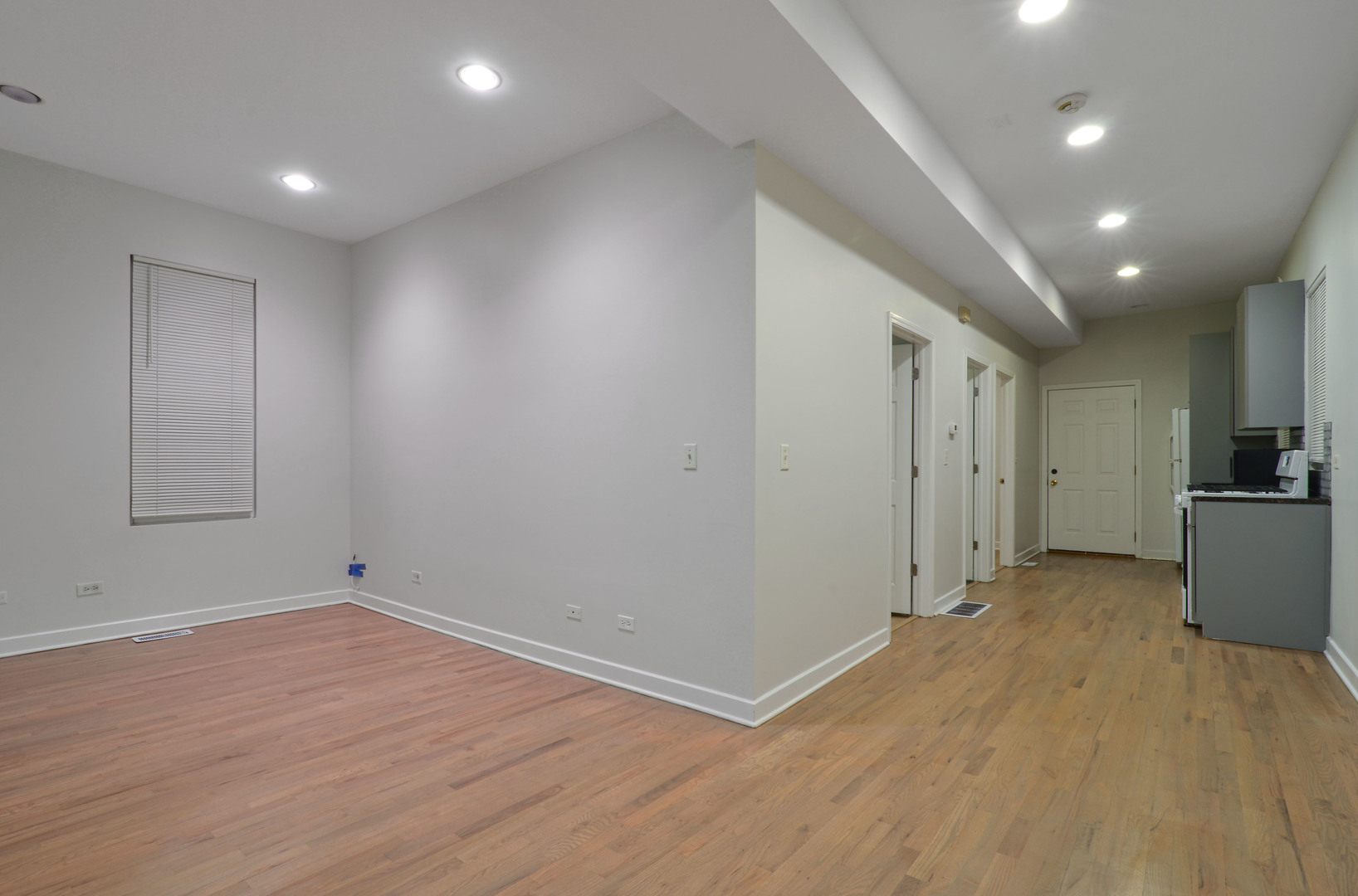 3048 N CLYBOURN Avenue 1B