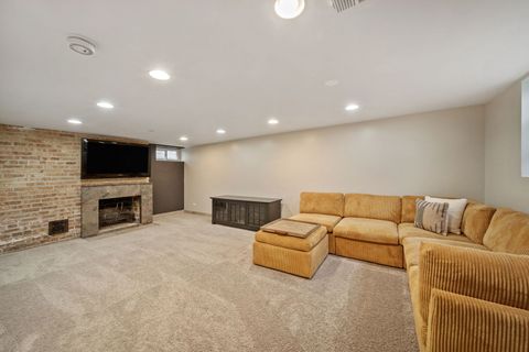 Tiny photo for 901 S Seminary Avenue, Park Ridge, IL 60068 (MLS # 12613461)