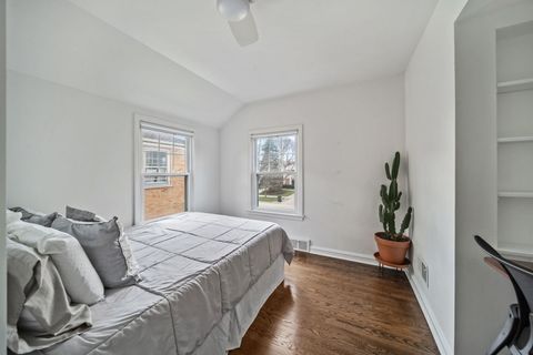 Tiny photo for 901 S Seminary Avenue, Park Ridge, IL 60068 (MLS # 12613461)