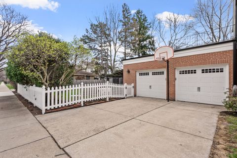 Tiny photo for 901 S Seminary Avenue, Park Ridge, IL 60068 (MLS # 12613461)