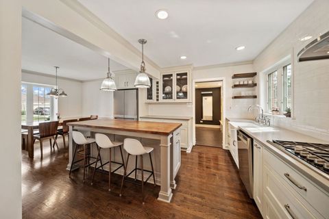 Tiny photo for 901 S Seminary Avenue, Park Ridge, IL 60068 (MLS # 12613461)