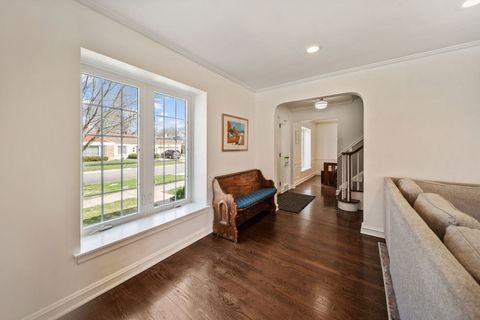 Tiny photo for 901 S Seminary Avenue, Park Ridge, IL 60068 (MLS # 12613461)