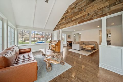 Tiny photo for 901 S Seminary Avenue, Park Ridge, IL 60068 (MLS # 12613461)