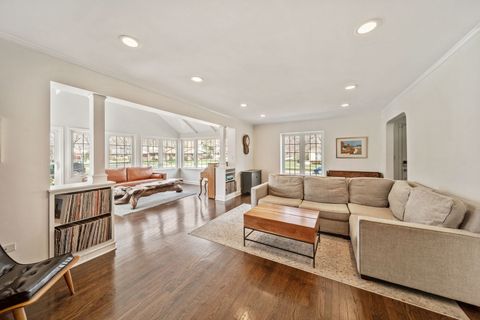 Tiny photo for 901 S Seminary Avenue, Park Ridge, IL 60068 (MLS # 12613461)