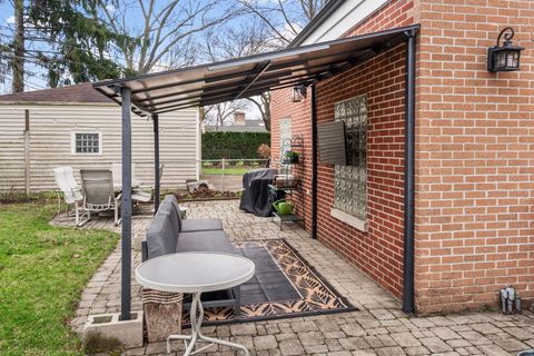 Tiny photo for 901 S Seminary Avenue, Park Ridge, IL 60068 (MLS # 12613461)