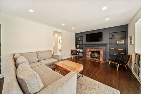Tiny photo for 901 S Seminary Avenue, Park Ridge, IL 60068 (MLS # 12613461)