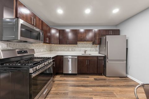 Tiny photo for 215 S Hale Street #9B, Addison, IL 60101 (MLS # 12584306)