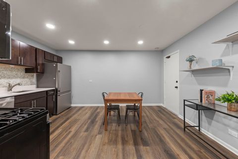 Tiny photo for 215 S Hale Street #9B, Addison, IL 60101 (MLS # 12584306)