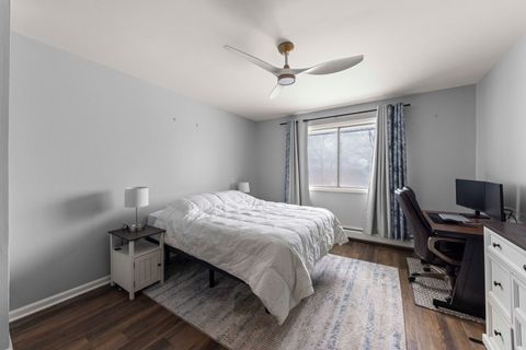 Tiny photo for 215 S Hale Street #9B, Addison, IL 60101 (MLS # 12584306)