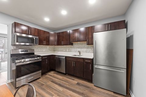 Tiny photo for 215 S Hale Street #9B, Addison, IL 60101 (MLS # 12584306)