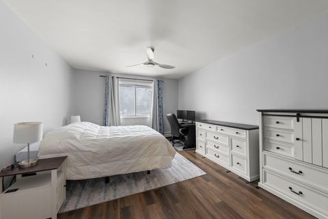 Tiny photo for 215 S Hale Street #9B, Addison, IL 60101 (MLS # 12584306)