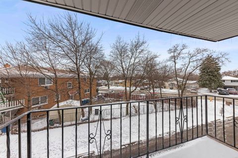 Tiny photo for 215 S Hale Street #9B, Addison, IL 60101 (MLS # 12584306)