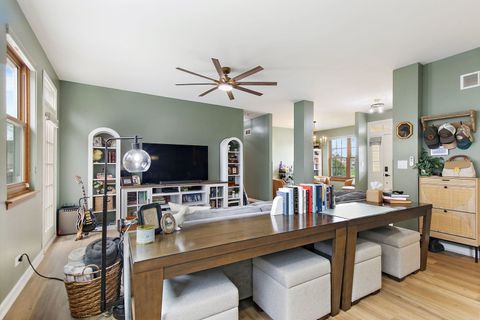 Tiny photo for 100 S Constitution Drive, Aurora, IL 60506 (MLS # 12612438)