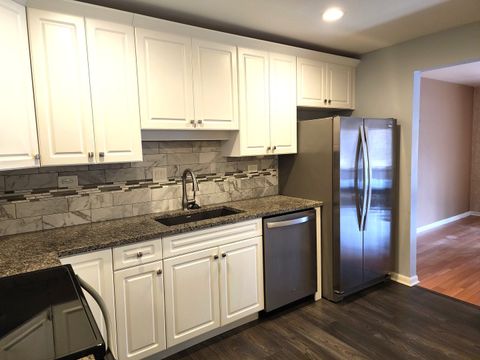 Tiny photo for 1S055 Spring Road #2D, Oakbrook Terrace, IL 60181 (MLS # 12602209)