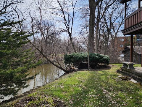 Tiny photo for 1S055 Spring Road #2D, Oakbrook Terrace, IL 60181 (MLS # 12602209)
