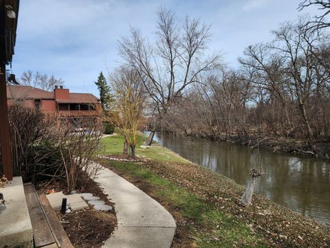 Tiny photo for 1S055 Spring Road #2D, Oakbrook Terrace, IL 60181 (MLS # 12602209)