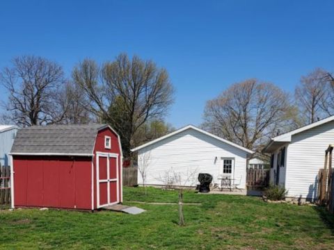 Tiny photo for 604 S Locust Street, Arcola, IL 61910 (MLS # 12614329)