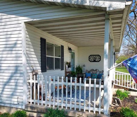 Tiny photo for 604 S Locust Street, Arcola, IL 61910 (MLS # 12614329)