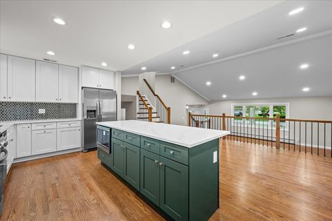 Tiny photo for 1400 E Ironwood Drive, Mount Prospect, IL 60056 (MLS # 12651873)
