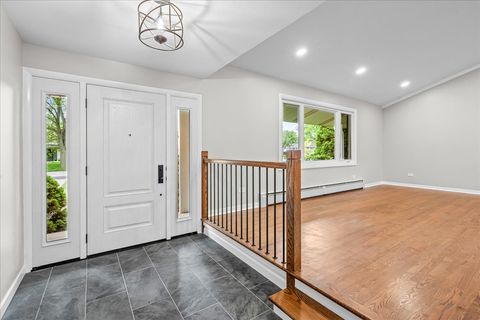 Tiny photo for 1400 E Ironwood Drive, Mount Prospect, IL 60056 (MLS # 12651873)