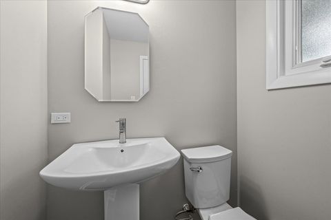 Tiny photo for 1400 E Ironwood Drive, Mount Prospect, IL 60056 (MLS # 12651873)