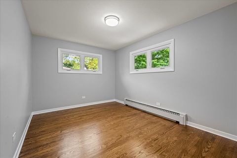 Tiny photo for 1400 E Ironwood Drive, Mount Prospect, IL 60056 (MLS # 12651873)