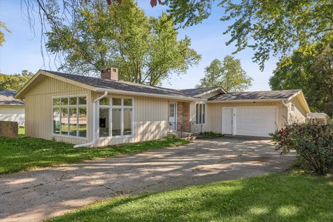 Photo of 3703 W High Street, McHenry, IL 60050 (MLS # 12487144)