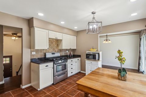 Tiny photo for 316 Bedford Road, Bolingbrook, IL 60440 (MLS # 12594216)