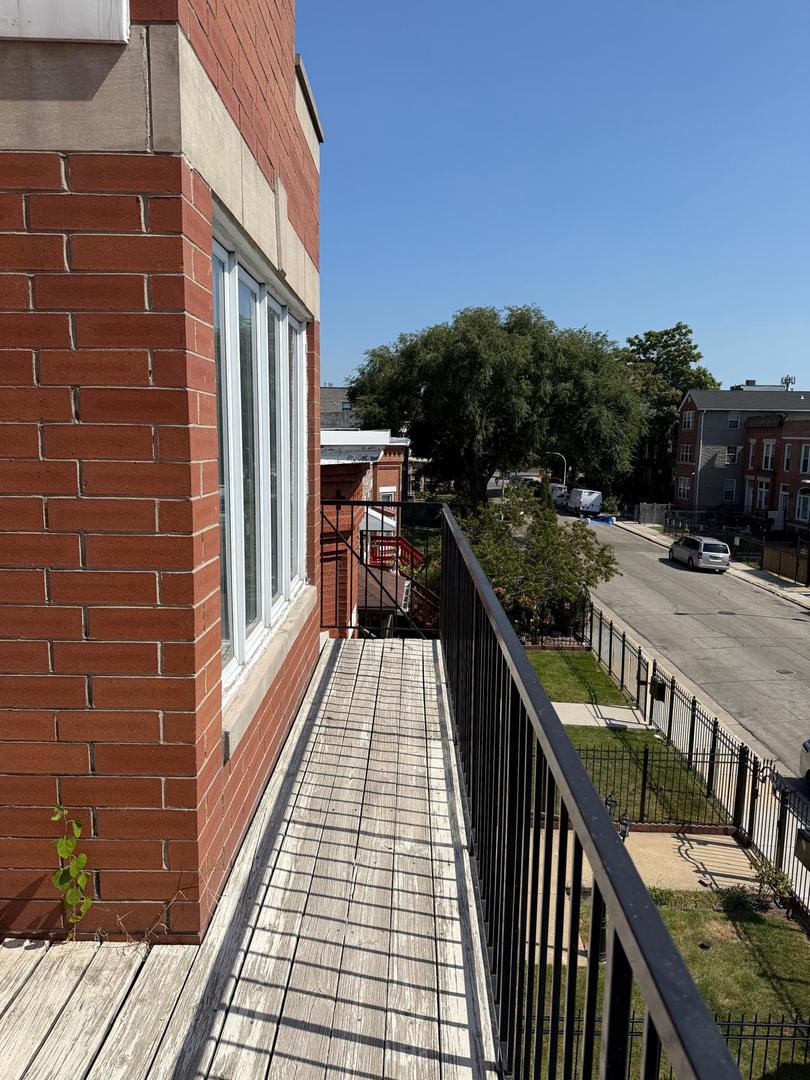 2448 W Grenshaw Street