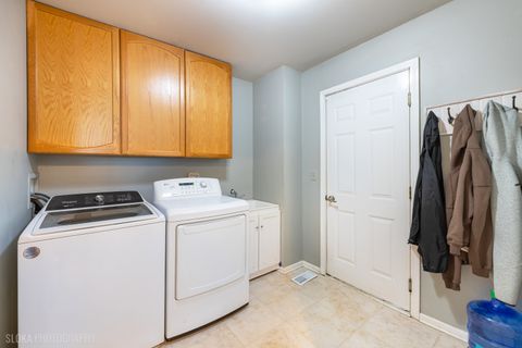 Tiny photo for 735 Nashua Court, Crystal Lake, IL 60012 (MLS # 12570994)