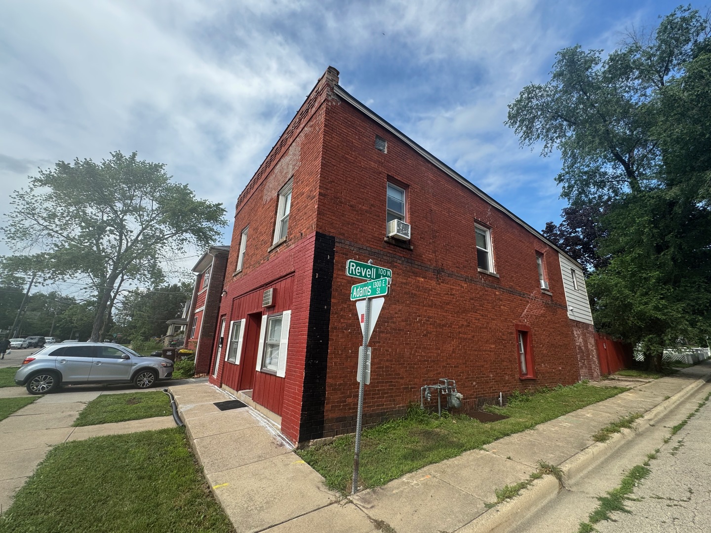201 Adams Street