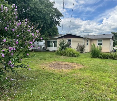 Tiny photo for 905 E Harrison Street, Villa Grove, IL 61956 (MLS # 12697540)