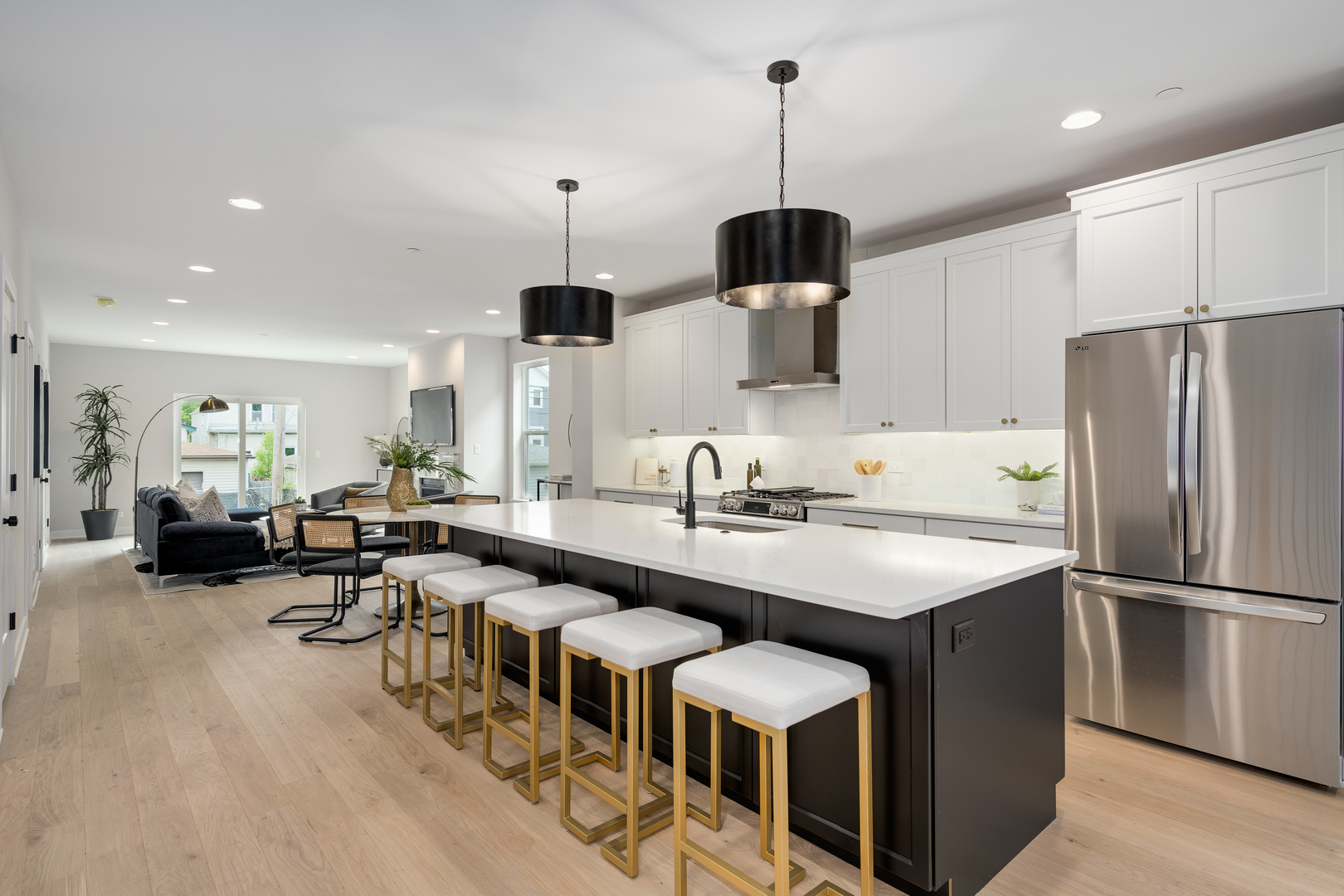 1631 N Lawndale Avenue 1N