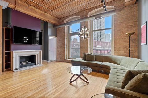 Tiny photo for 550 N Kingsbury Street #106, Chicago, IL 60654 (MLS # 12580563)