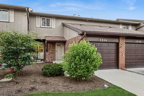 Photo of 1534 Blackburn Street, Wheaton, IL 60189 (MLS # 12685375)