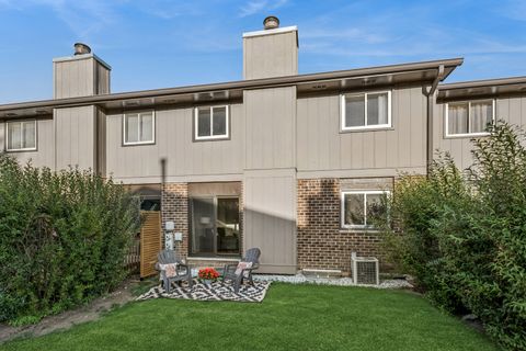 Tiny photo for 1534 Blackburn Street, Wheaton, IL 60189 (MLS # 12685375)