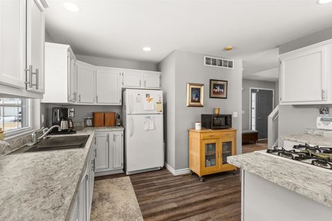 Tiny photo for 1967 Alinda Avenue, Ottawa, IL 61350 (MLS # 12442620)