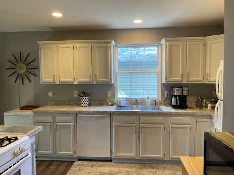 Tiny photo for 1967 Alinda Avenue, Ottawa, IL 61350 (MLS # 12442620)