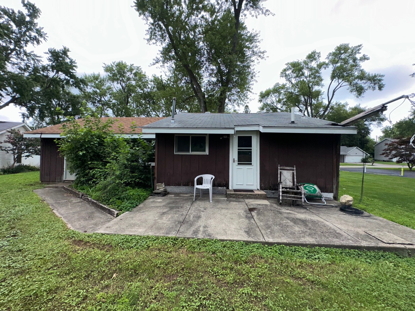 4711 Parkview Drive