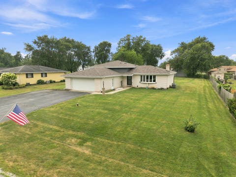 Photo of 2807 Westmoreland Street, New Lenox, IL 60451 (MLS # 12703007)
