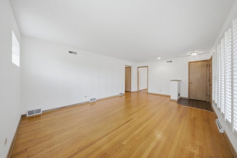 Tiny photo for 2912 Old Glenview Road, Wilmette, IL 60091 (MLS # 12670944)