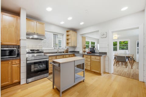Tiny photo for 6542 N MAPLEWOOD Avenue, Chicago, IL 60645 (MLS # 12701486)