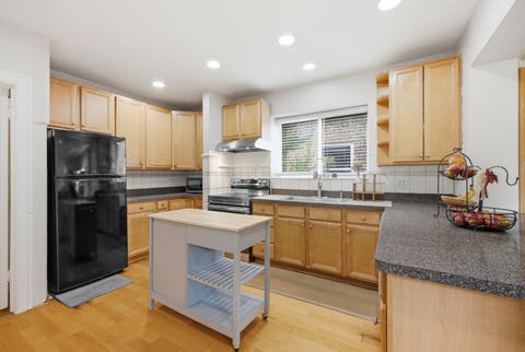Tiny photo for 6542 N MAPLEWOOD Avenue, Chicago, IL 60645 (MLS # 12701486)